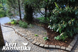 Előkerti növényágyás, kockakő szegéllyel (33)